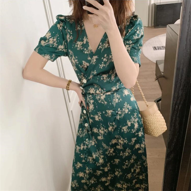 Bohemain Vintage V-neck Short Sleeve Women Dress Irregular Button Split Female A-line Dress 2020 Summer Green Party Vestidos