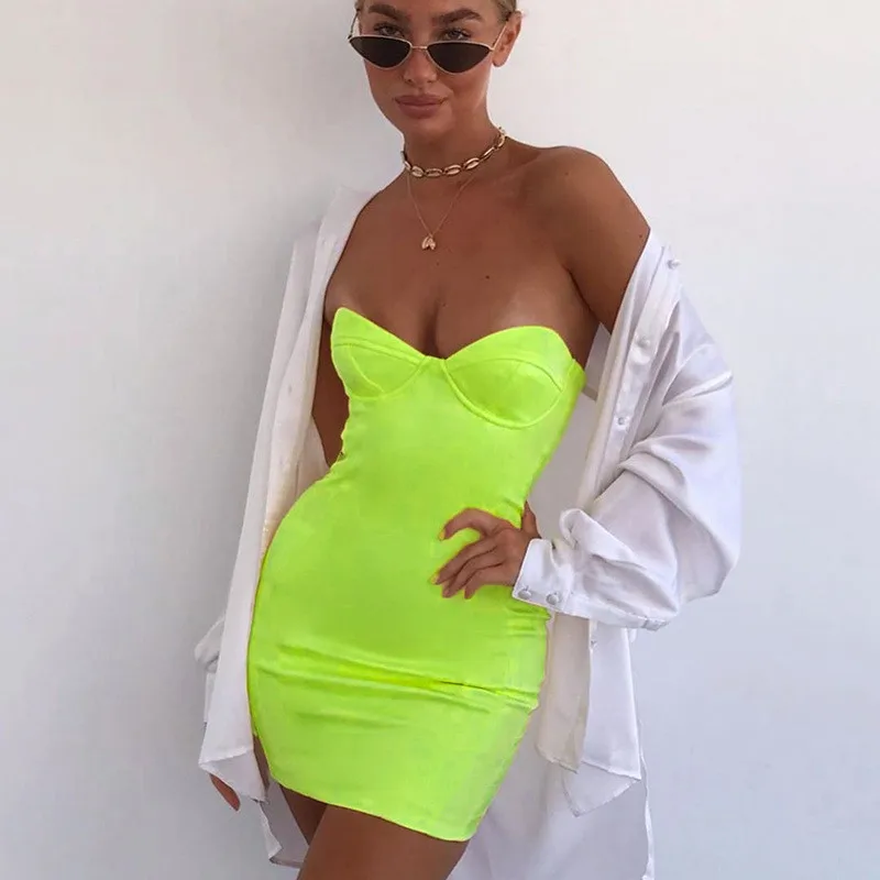 Hugcitar slash шеи атласное сексуальное мини-платье Летняя женская вечеринка Bodycon Club нaряд плaтьe вoзрaст Открытое платье без рукавов