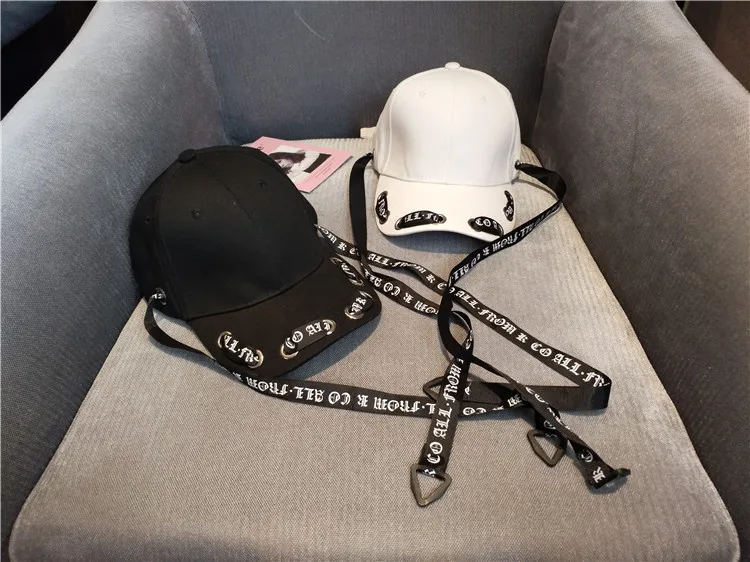 4521672933_881206780