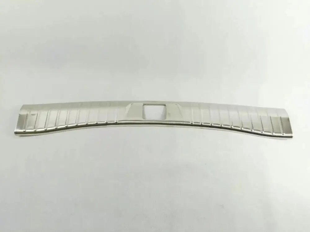 

For Nissan Tiida 2016 Stainless Steel Rear Inner Guard Plate