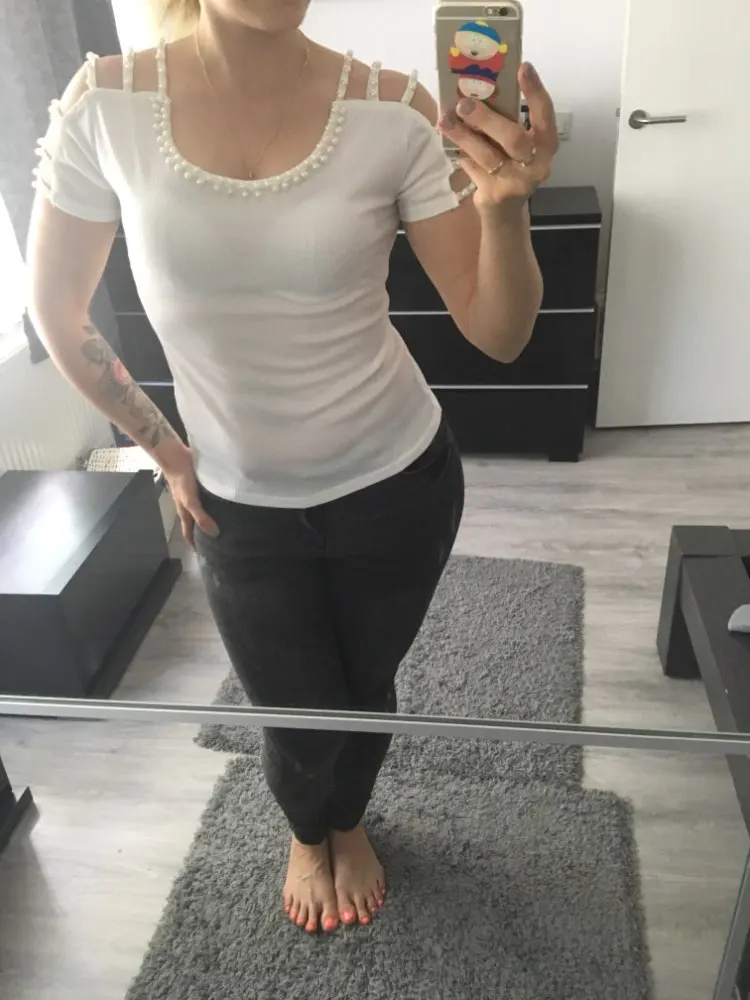 Preise Perlen Aushöhlen Hülse T shirt Frauen Sommer Schwarz T shirt Oansatz Büro Tragen Elegante T Shirt Femme Plus Größe 2XL SJ2953R