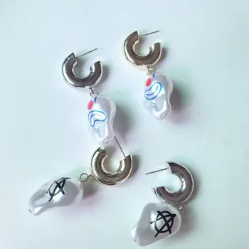 

Simple Clown Face Star Badge Irregular Pearl Hoop Earrings For Women Girl Funny Graffiti Earrings Trendy Statement Jewelry 2020