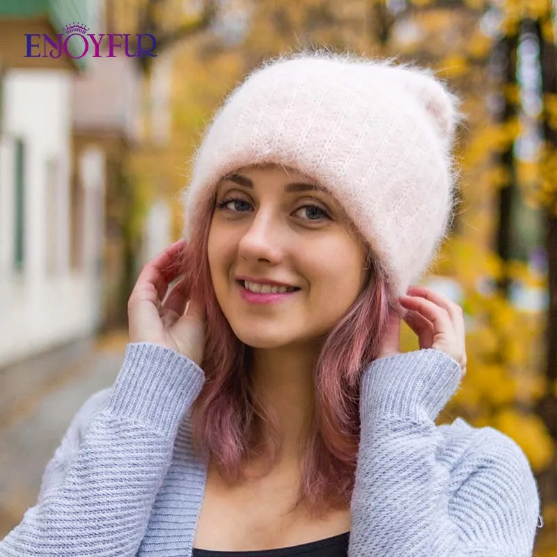 Женская шапка бини ENJOYFUR теплая с двойной подкладкой из кроличьего меха широкими