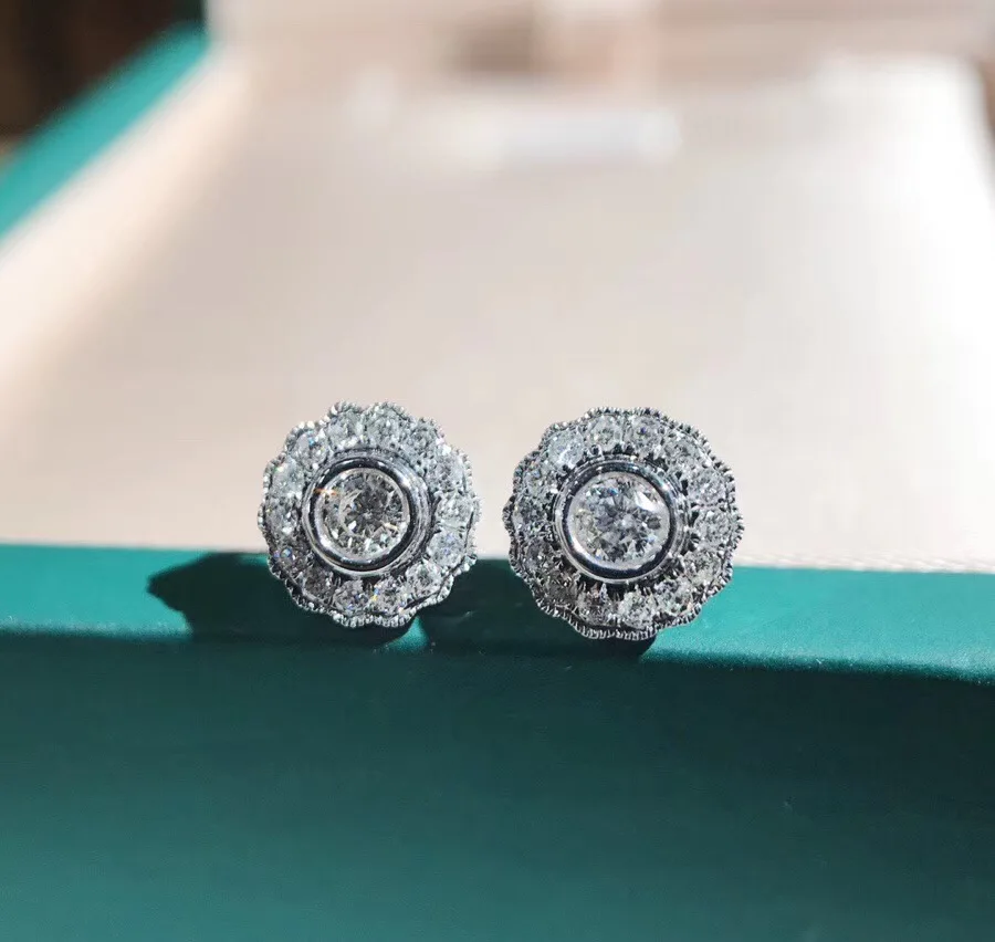 Round Good Loose 0.13ct Diamond Earrings 18K White Gold Flower Stud Earrings For Women Diamond Jewelry