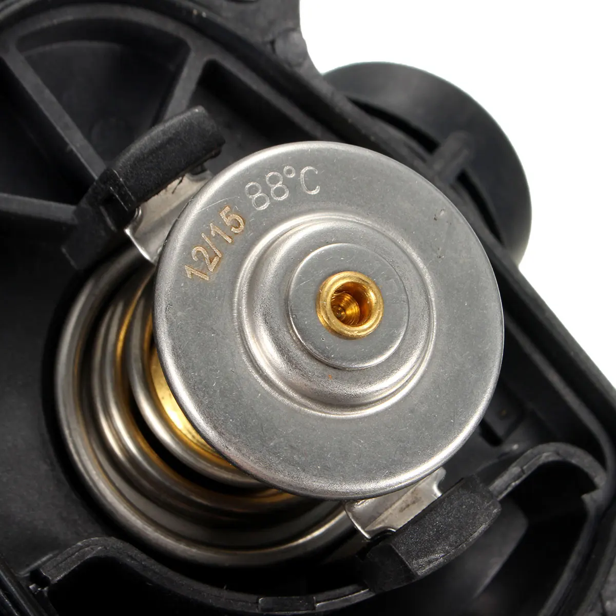 1 шт. термостат с корпусом охлаждающей жидкости Температура открытия 88 ...