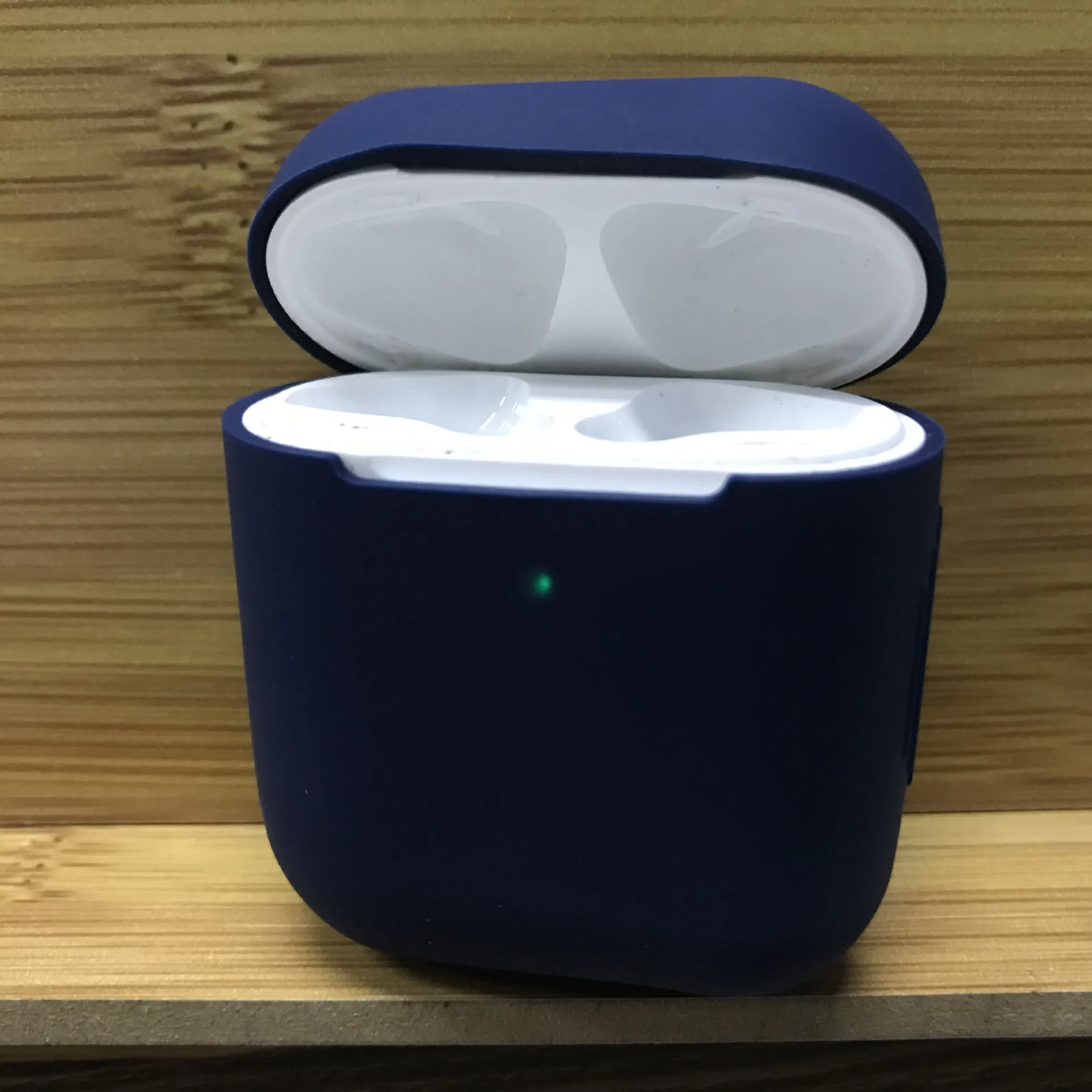 Защитный силиконовый чехол для Apple Airpods 1 2 Ультратонкий Мягкий совместимый с