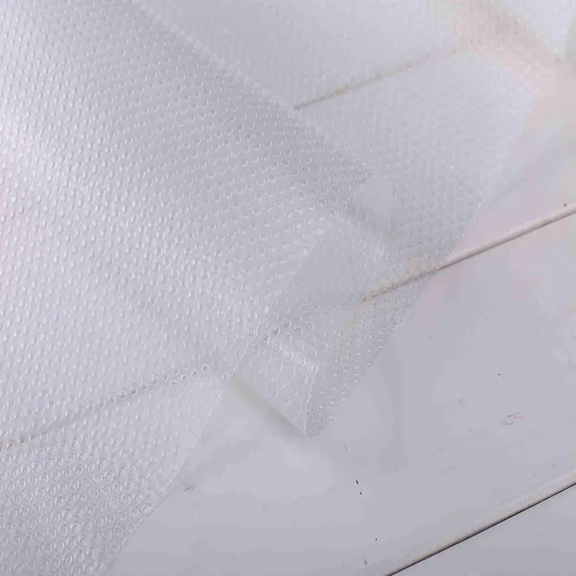 1pc-1052