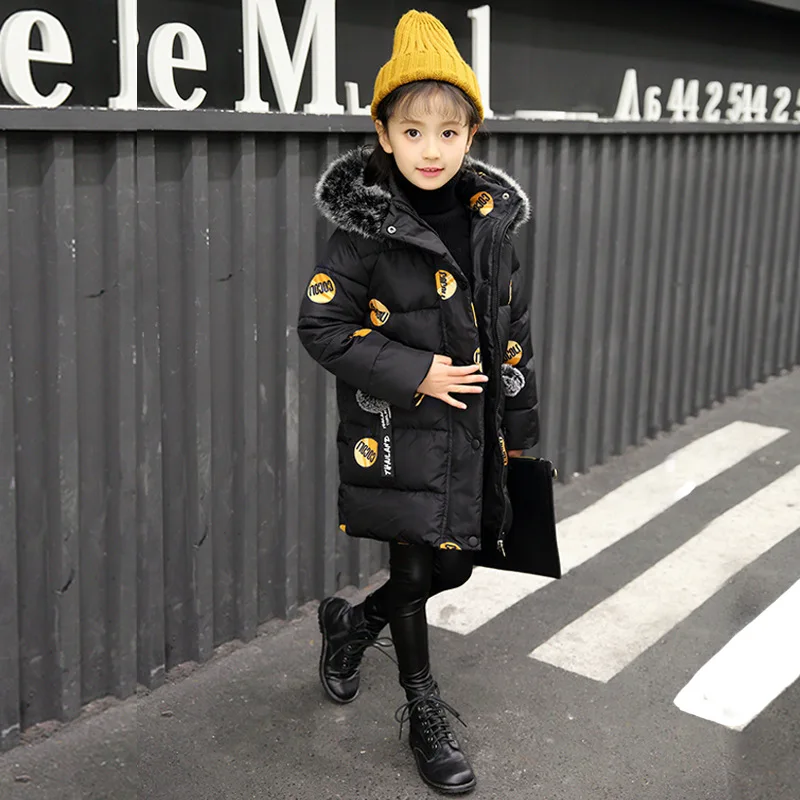 Детские Пуховые хлопковые куртки зимняя теплая куртка с большим меховым воротником и капюшоном для девочек модная утепленная хлопковая Верхняя одежда и пальто в горошек для девочек - Цвет: Черный