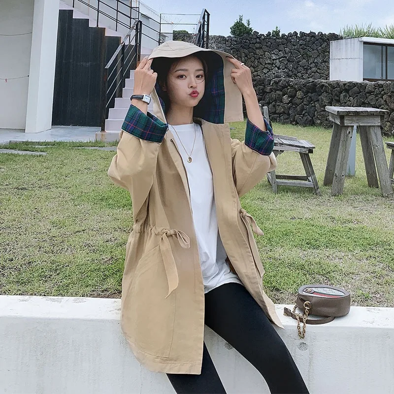 

Photo Shoot INS Early Autumn Plaid Stitching Crimping Cuff Hooded Khaki Drawstring Waist Hugging Workwear Trench Coat Women's