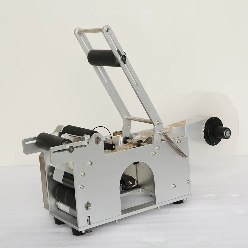 

Semi-automatic Round Bottle Labeling Machine Labeling Machine Sticker Plastic Tank Labeling Equipment Coding Machine