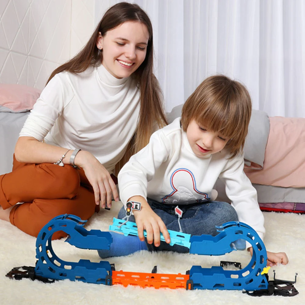 84 шт. детские игрушки Железная дорога волшебный гоночный трек игровой набор развивающий Diy гибкий гоночный поезд трек Детский Электронный автомобиль игрушки подарок