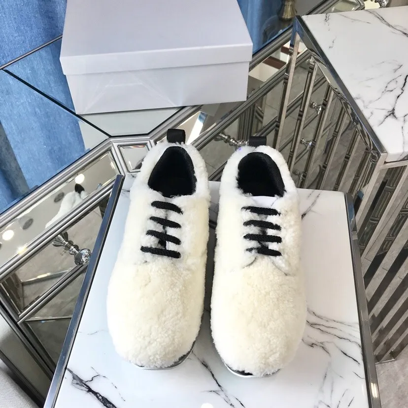 

Newest 3 Colors Warm Wool Platform Shoes Famous Brand Women Winter Lace Up Casual Shoes Covered Coat Fur