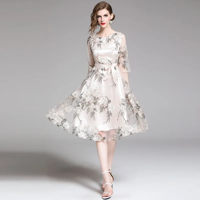 

Europe And America New Style Loose-Fit Literature And Art Casual Large Size Dress Gauze Embroided Dress