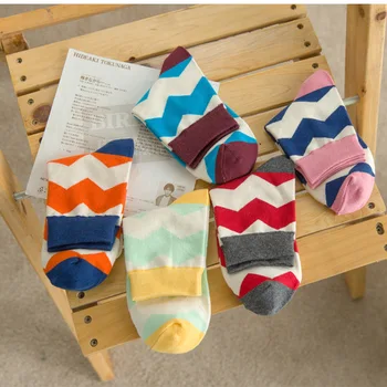 

10 pieces=5 pairs Colorful Striped Wave Patterned Funny Red Autumn Socks Women Cool Blue Winter Cotton Socks Female Happy Girls