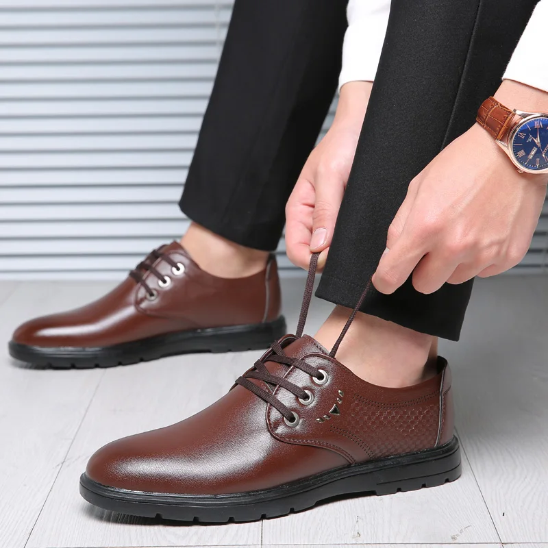 

2019 Leisure Men Formal Shoes round Toe lace-up Fashion PU Leather Shoes breathable Metal decoration Oxford Shoes For Men