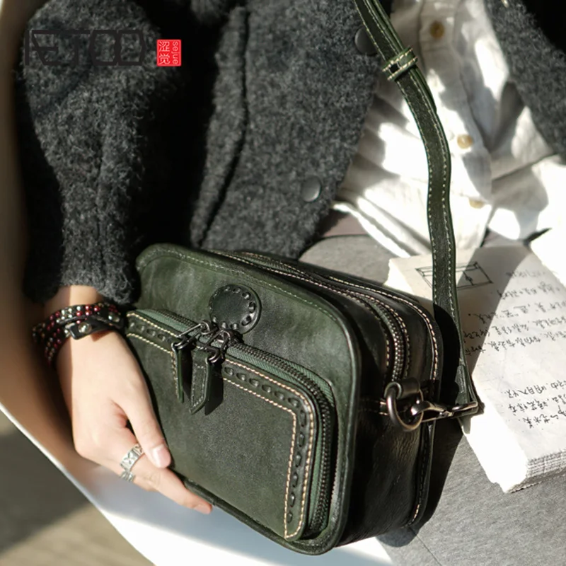 

AETOO Handmade shoulder-shouldered strap bag, women's tanned cowhide crossbody bag, small retro multi-storey small square bag
