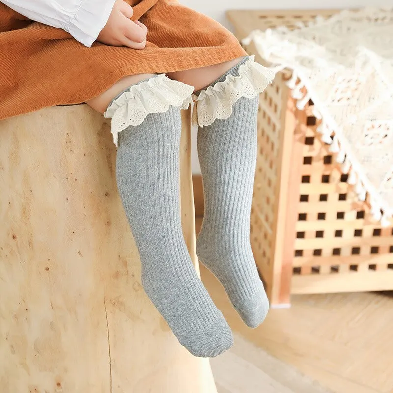 Nuevas medias para niñas pequeñas de encaje otoño primavera para niños, hasta la rodilla calcetines de punto infantil niños pequeños calcetines de piso