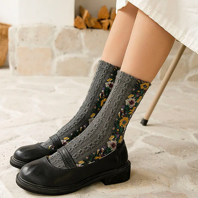 Новое поступление, Осенние винтажные Жаккардовые Женские носки с цветочным принтом, Ретро стиль, модные зимние теплые рождественские подарки для девочек