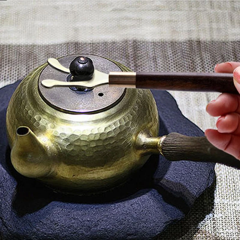 

Tea Clips Iron Pot Clip With Wooden Handles Tea Pot Heat Insulation Handle Cast Iron Head Coffee Teapot Teaware Kitchen Supplies