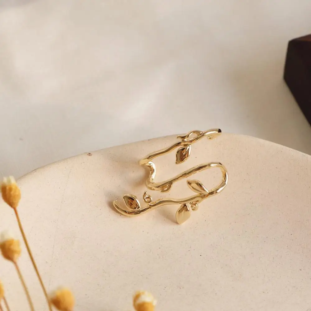 New Design Leaves Earrings for Women Creative Ear Hook Hyperbolic Gold Single Earring | Украшения и аксессуары