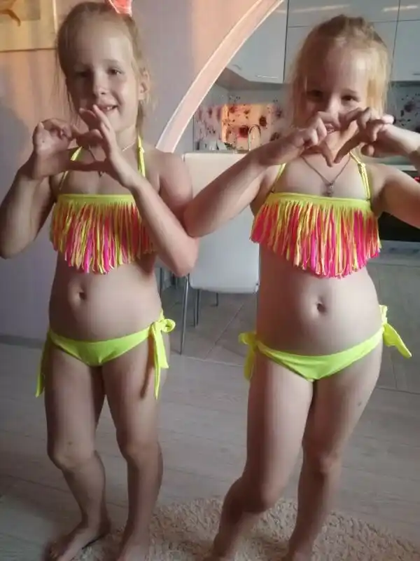 super hot women in bikinis