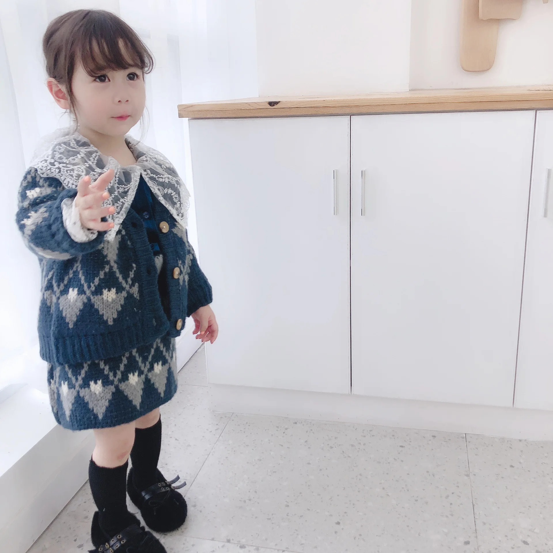 Autumn Winter Fashion Plaid Sweater And Woolen Yarn Knitted Skirt 2pcs Suits For Girls Fashion Cardigan Clothes Sets
