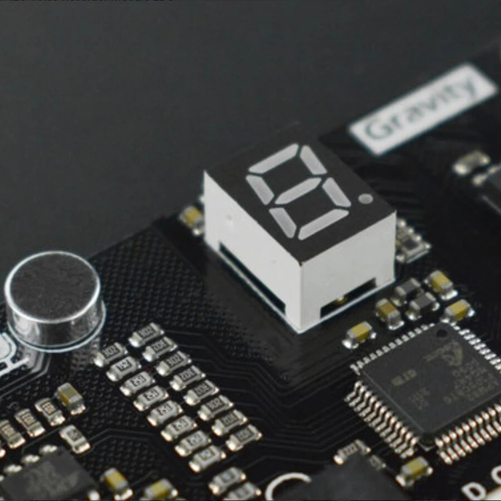 DFRobot-߷ I2C    ȣ ۿ  δ Arduino micro:bit mpython  ȣ ռ б⸦ մϴ.
