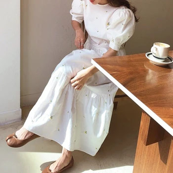 

Korean Style Chic Ageing Gentle Embroidered Floral Backless Lace-up Waist Hugging Puff Sleeve Dress for Women