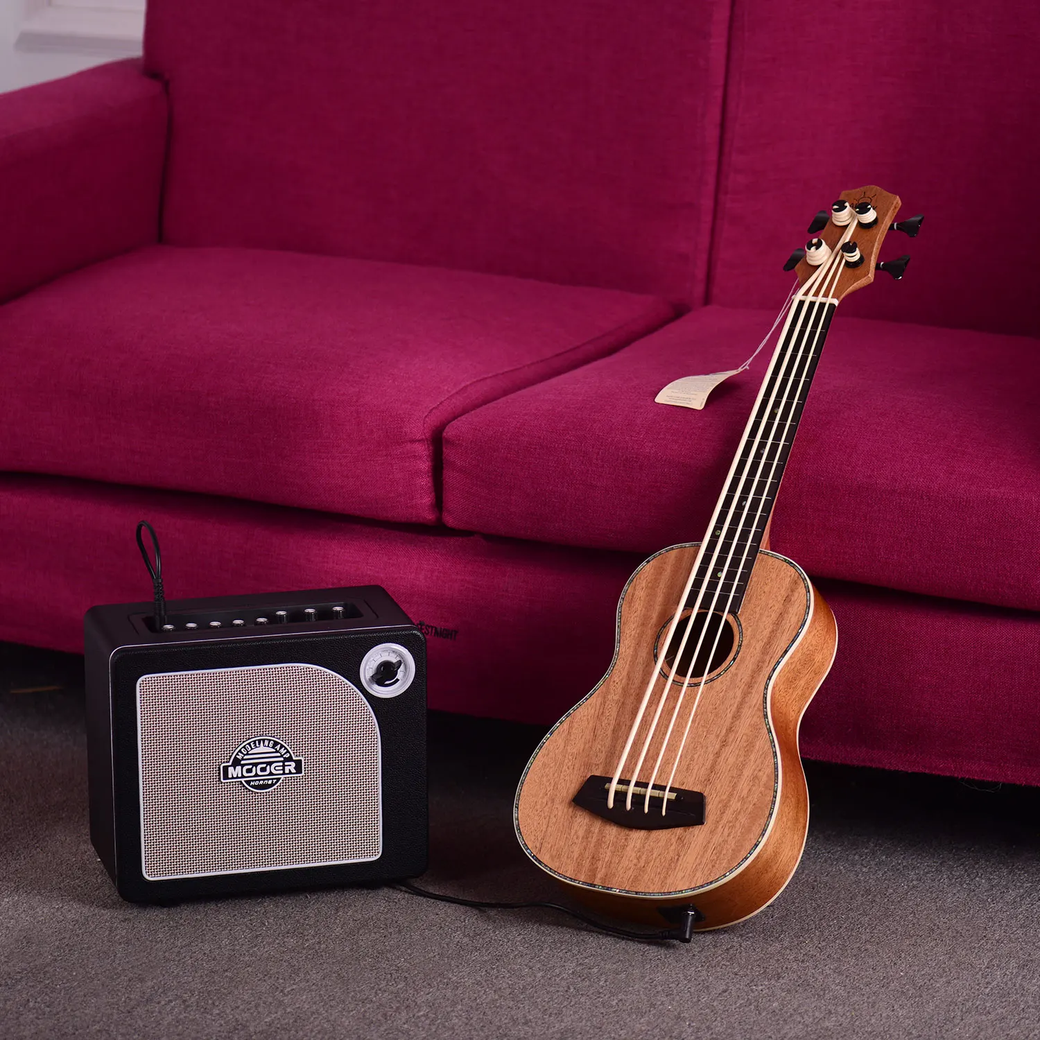 30 дюймов электрический бас укулеле Ukelele Uke Sapele фанерный корпус Padauk гриф резиновые шнурки Встроенный тюнер Эквалайзер с кабелем