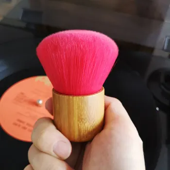 

CD Album Dust Remove Turntable Handheld Portable LP Vinyl Maintenance Tool Cleaning Brush Mini Anti Static Bamboo Handle