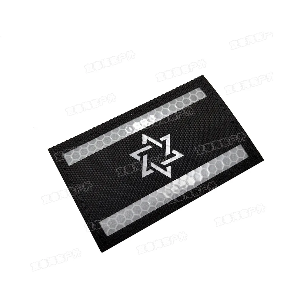 15111394090_1807736194