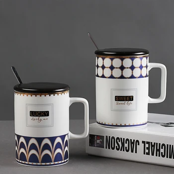 

Ceramics Coffee Mug with Lid Spoon Office Reusable Cute Coffee Mug Simple Funny Travel Porcelain Kupa Self Stirring Mugs XX60CM