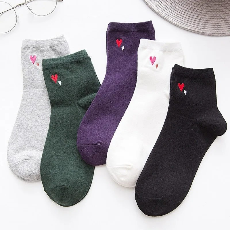 Однотонные носки с вышивкой в виде любящего сердца; женские хлопковые носки с милым забавным рисунком; сезон осень-зима; Модные Повседневные носки в японском стиле