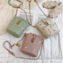 Женская модная сумка для коротких поездок персонализированные цветок из искусственной кожи вышивка сумка шикарная сумка-ведро на цепочке