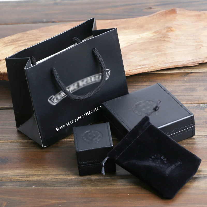 

Simple personality horseshoe pendant ring necklace box handbag velvet bag