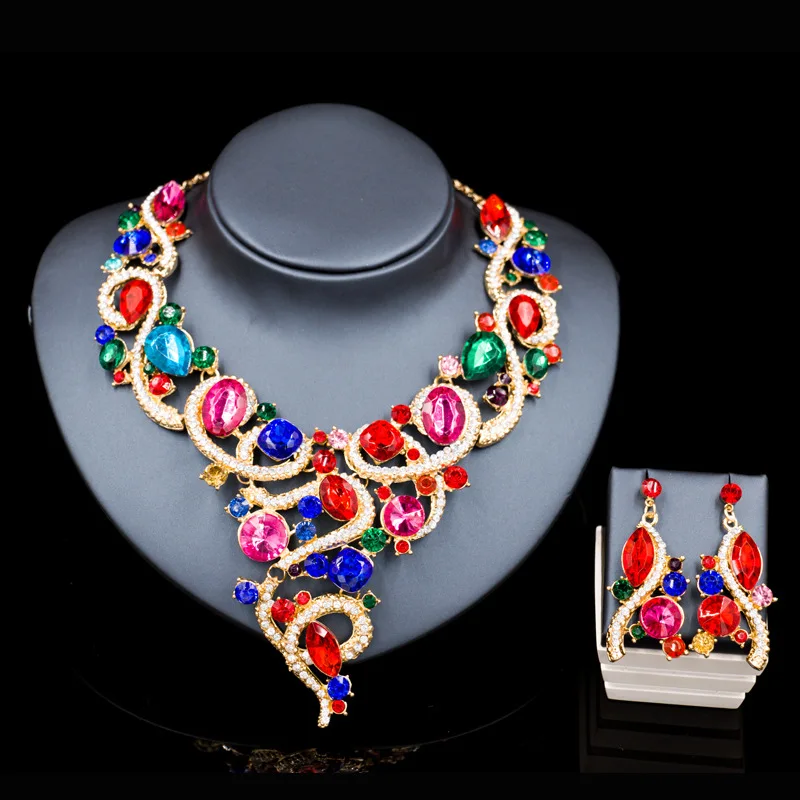 

Medusa style, Middle East and American color exaggerated bridal necklace and earrings set, alloy color preserving electroplated
