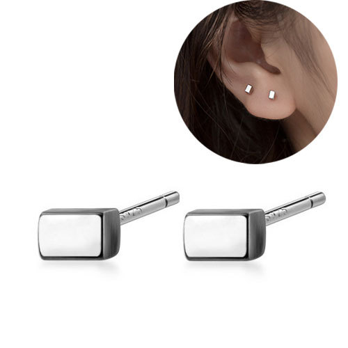 Fashion Women's Minimalist Mini Geometric Studs Earrings Triangle Square Heart Star Zircon Small Earrings Party Jewelry