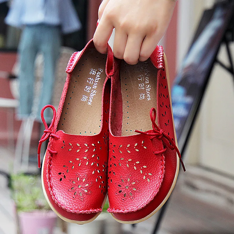 

Large Size WOMEN'S Genuine Leather Shoes Casual Versatile Mom Shoes Hollow out Moccosins