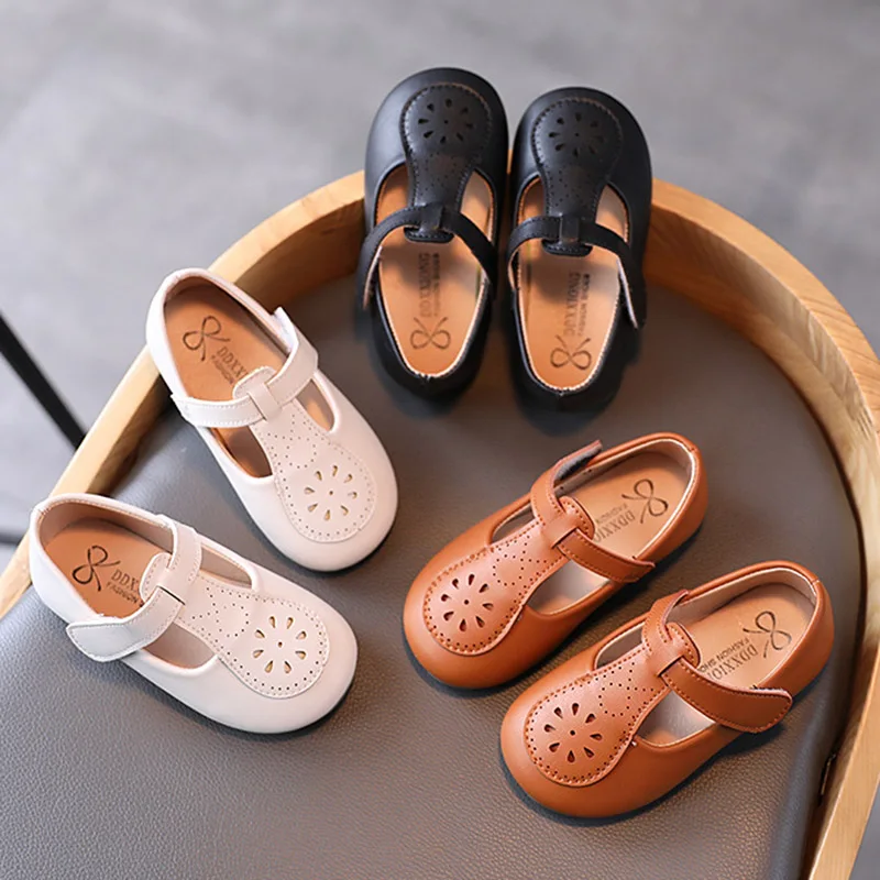 

2021 New Style Kids T Strap Shoes Girls Pincess Shoes Black Boys Leather Shoe For Children Carving Mary Janes Shoes Toddler Baby