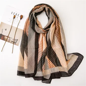 

Women thin Sunscreen Shawl Fashion Travel Autumn and winter New style beach headcloth Tassels Seaside Color matching silk Scarf