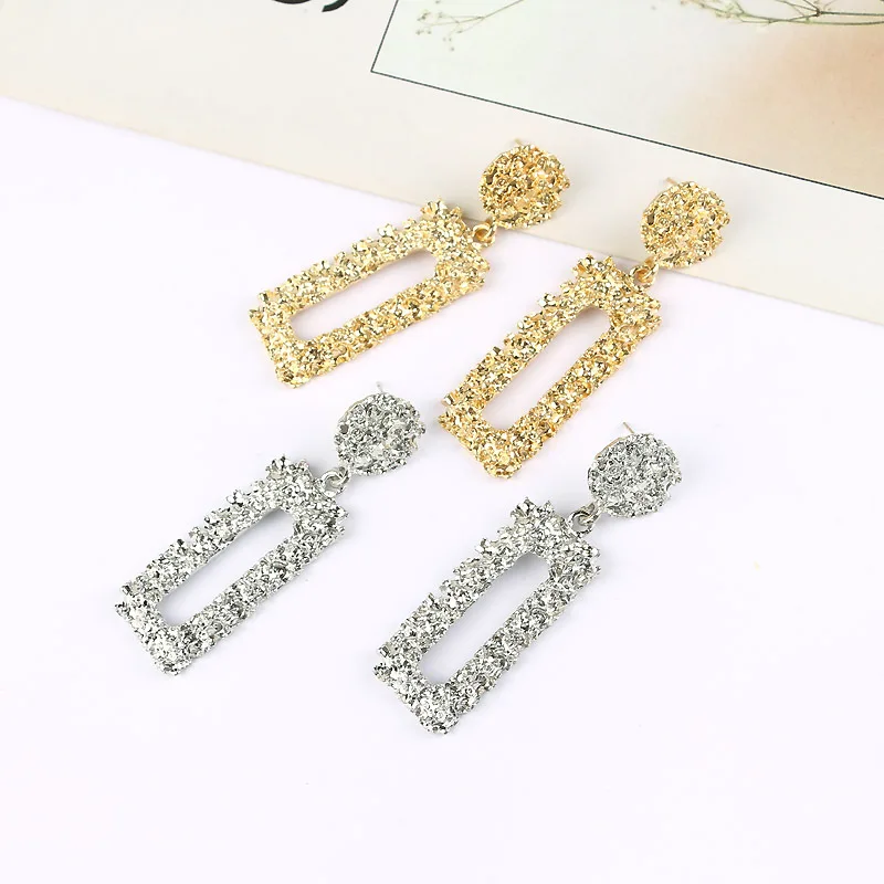 10716502694_1626211359