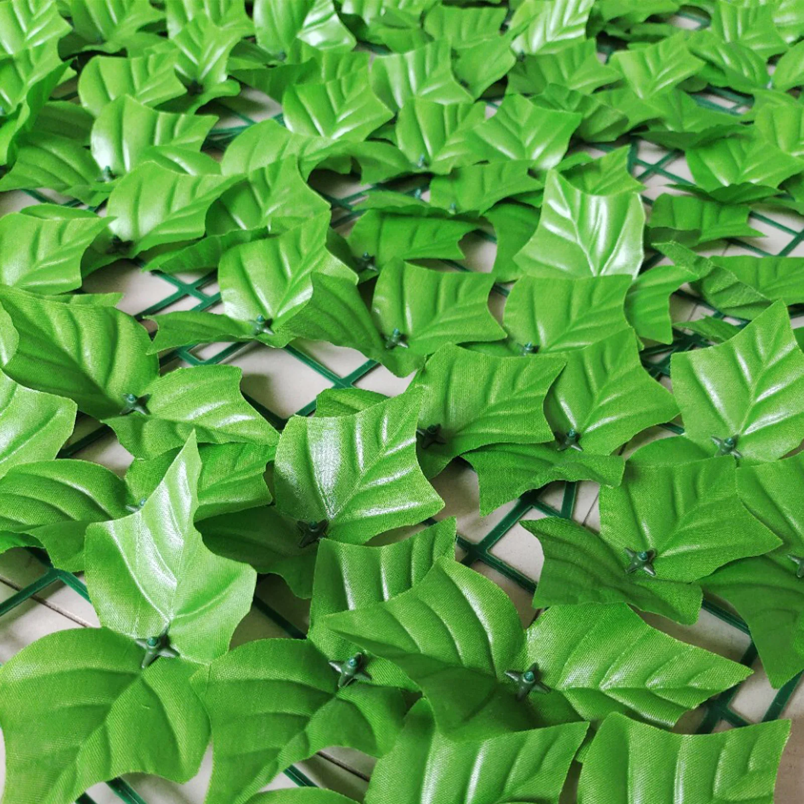 Rouleau de ruban en tissu de 18 m de long avec feuilles vertes - 2,5 cm de large - Ruban de bordure de feuilles d'olivier artificielles ou d'emballage cadeau - Artisanat