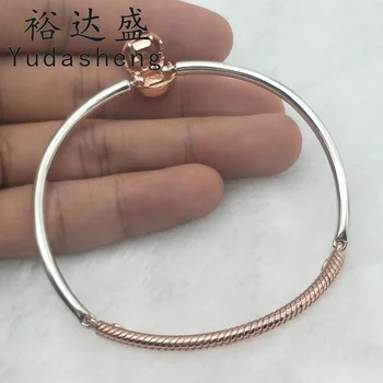

Moments three-link bracelet The snake chain and the smooth bracelet are integrated to create a new shining first