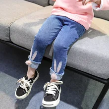 Джинсы для девочек; детские мягкие и удобные штаны; Новинка года; сезон весна; стильные брюки в Корейском стиле с заячьими ушками