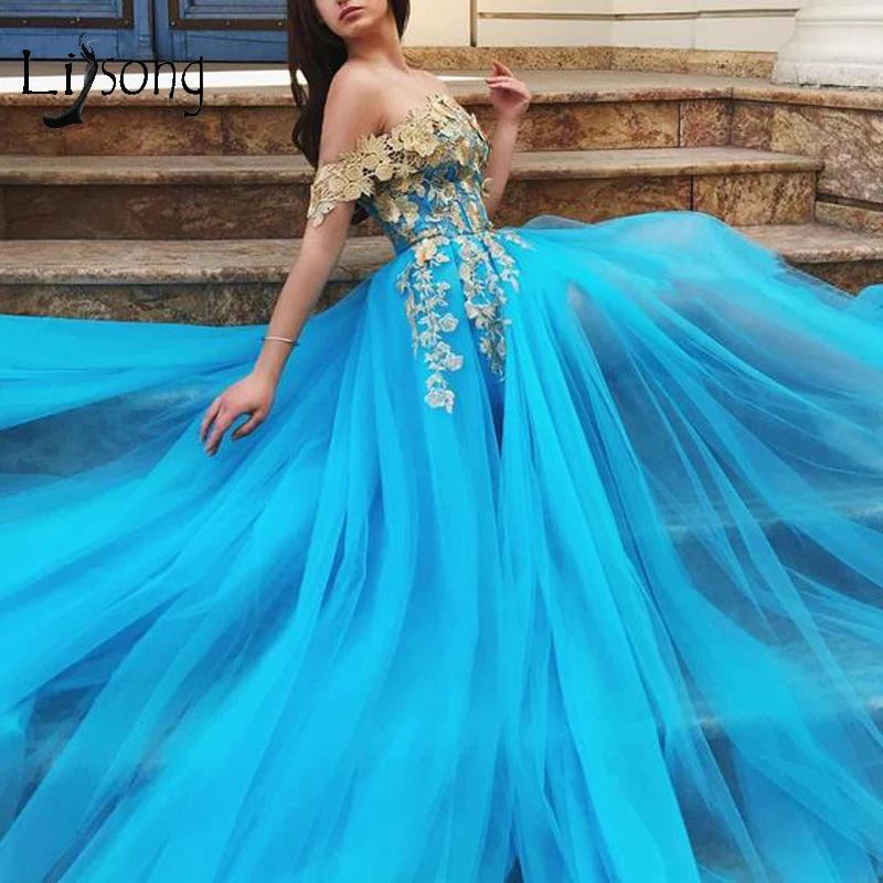 

Pretty See Blue Tulle A-line Prom Dresses 2019 Sexy Split Long Prom Gowns Gold Appliques Crystal Formal Party Dresses