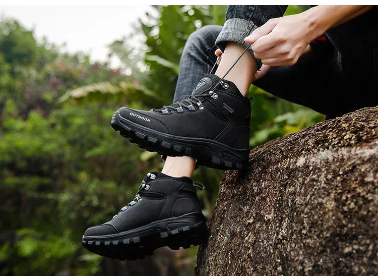 Men snow boots high top High Quality Warm with Fur Plush ankle Casual leather men winter shoes platform thick warm Plus size