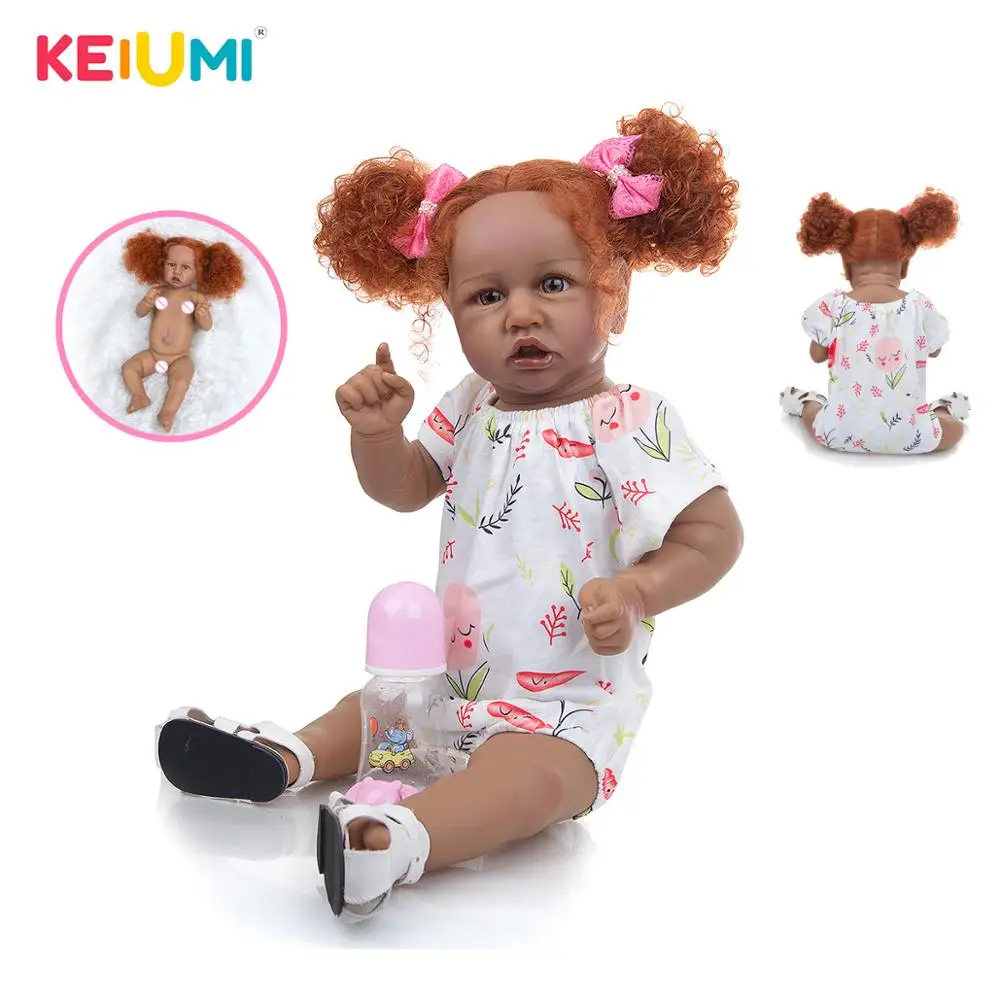 KEIUMI Bebê Reborn Menina 57cm Negra Cabelo Crespo Implantado Fio