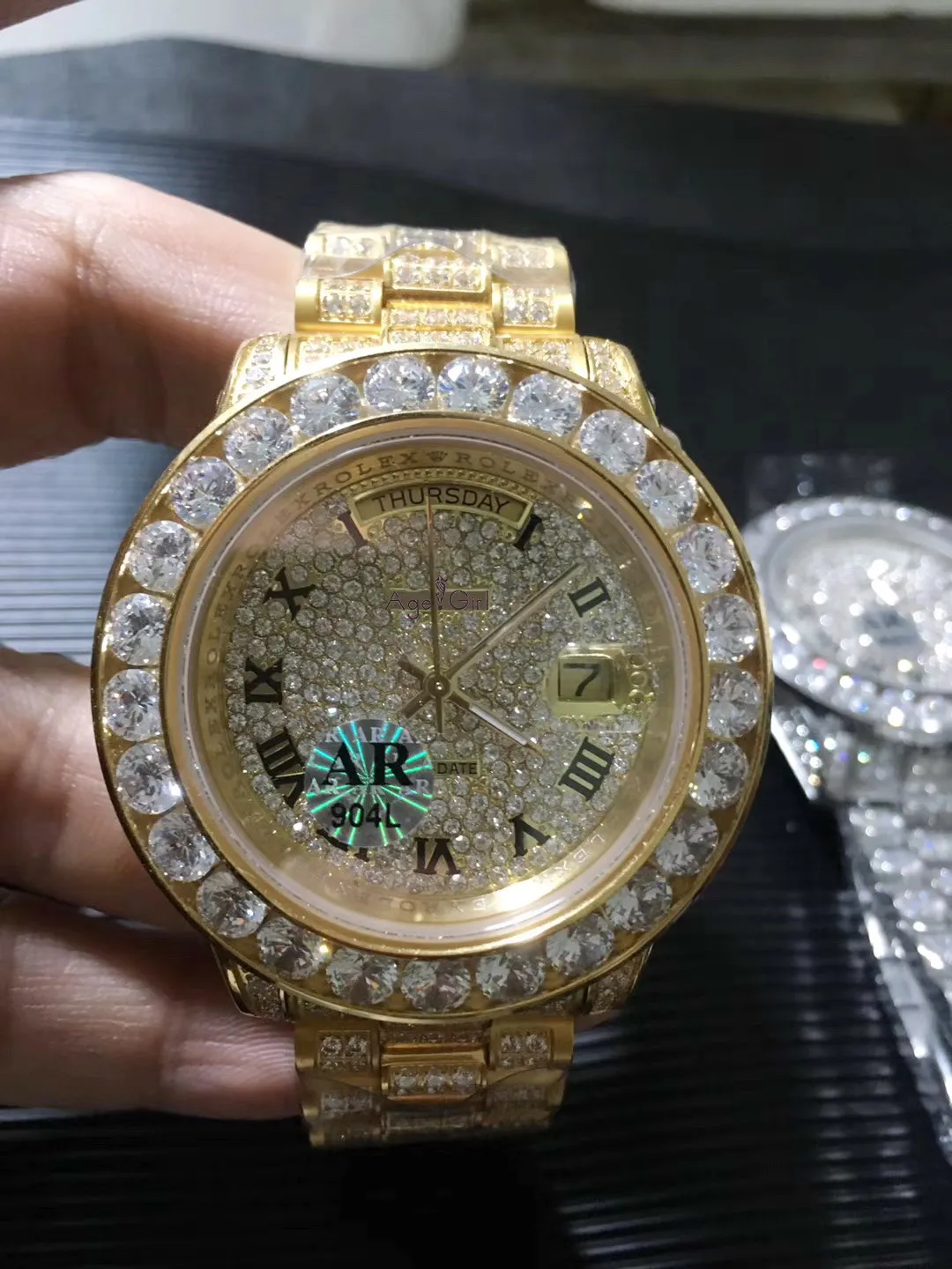 

Luxury Brand New Men Daydate Yellow GoldIced Big Diamond Rome Dial Automatic Mechanical 904L Stainless Steel Sapphire Watch 44mm