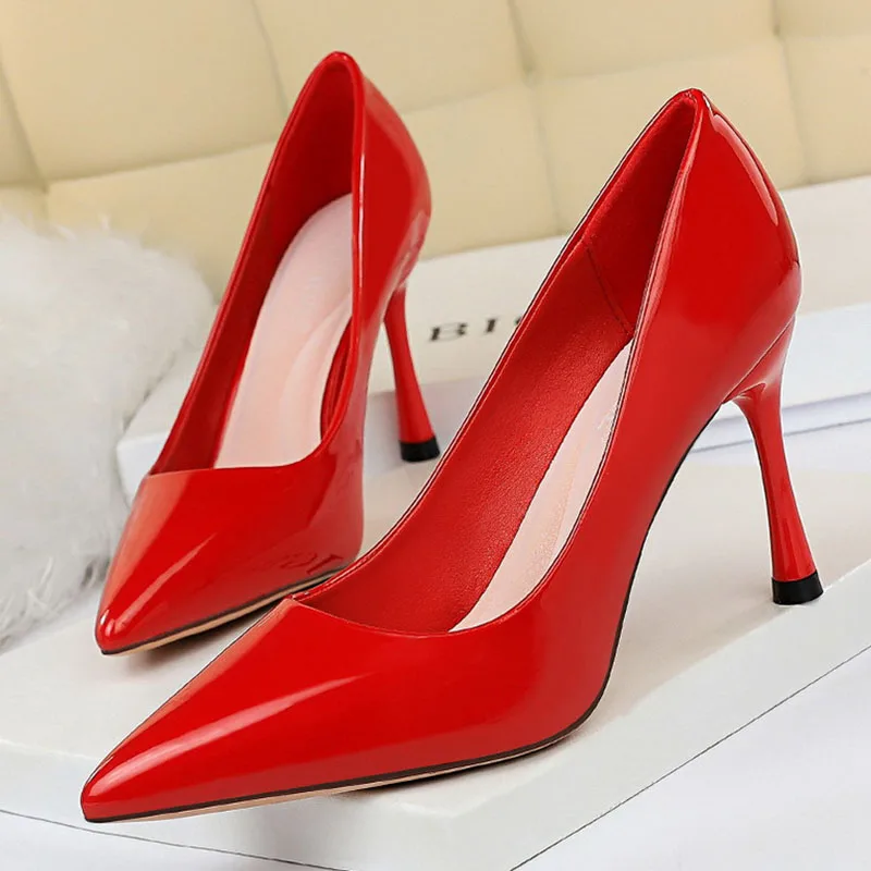 

2019 new Women's shoes Women Pumps girl high heel women's fine with pointed black fresh princess shoes Free shipping
