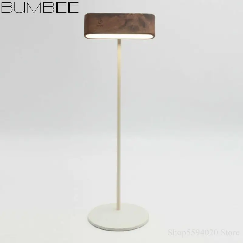 Деревянная прикроватная настольная лампа в скандинавском стиле простой